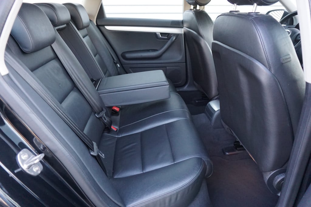 Audi A4 avant 3.2 fsi quattro pro line airco / cruise / navi / trekhaak / p