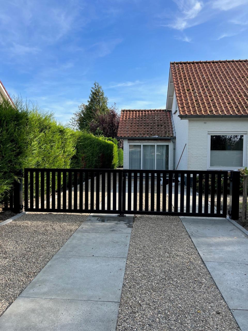 NIEUW: Direct uit voorraad leverbaar Lamellen poort 360 cm breed.