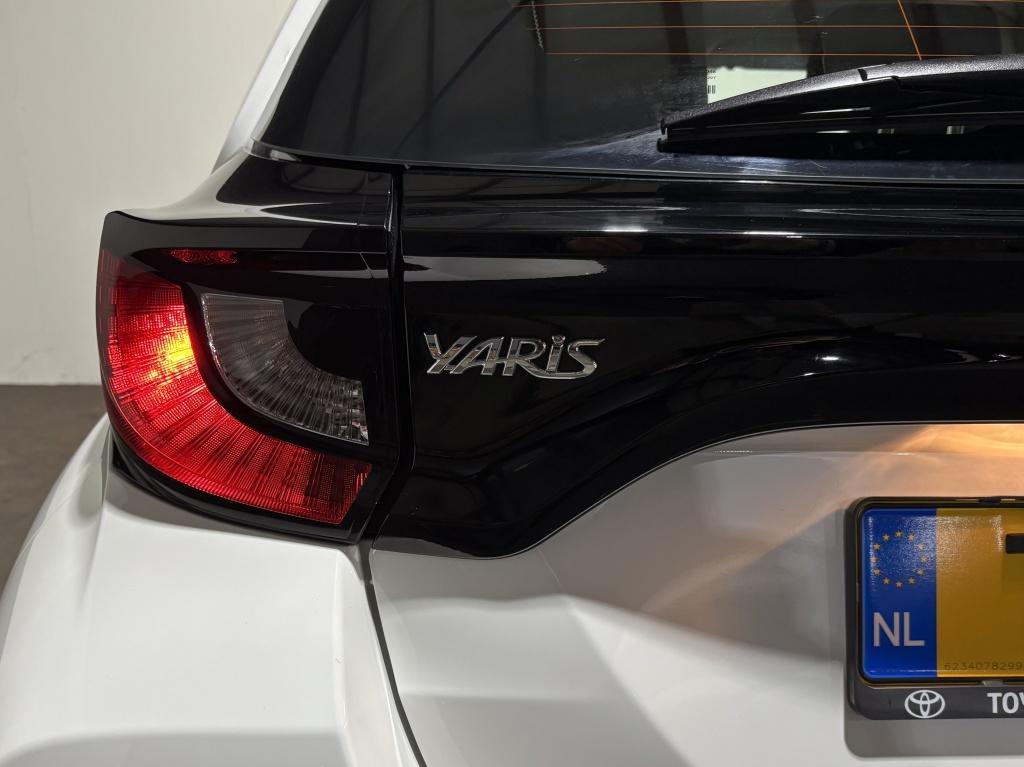 Toyota Yaris 1.5 hybrid active| stoel+ stuur verw| adap.cruise| camera
