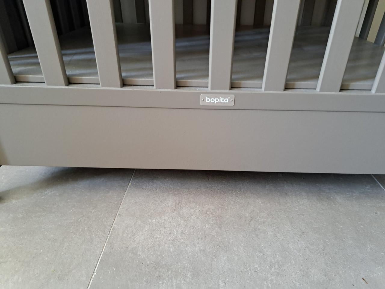 Box Bopita, met lade en wieltjes
