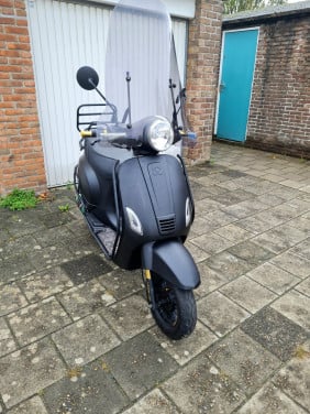 Agm scooter  € 375