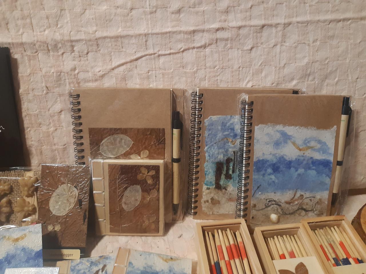 Doos met kleine cadeautjes voor Sinterklaas en Kerst