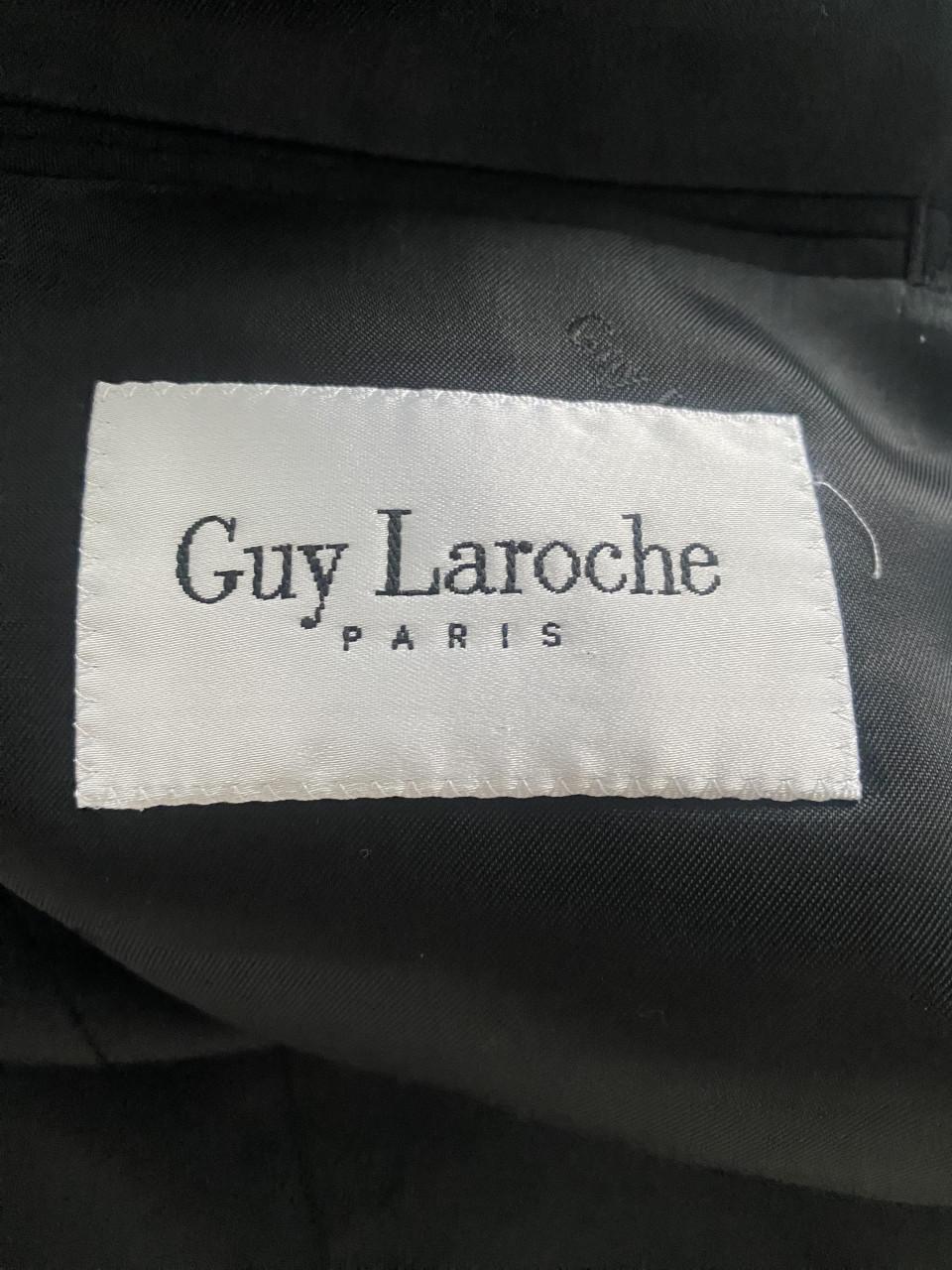 Smokingjasje Guy Laroche en dress shirt