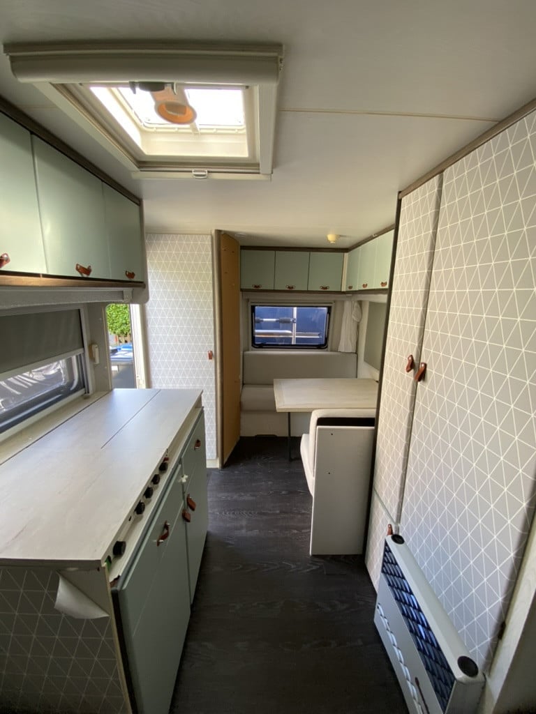 Gepimpte Hobby Classic 10D 420 Voortent+Luifel - Instapklaar