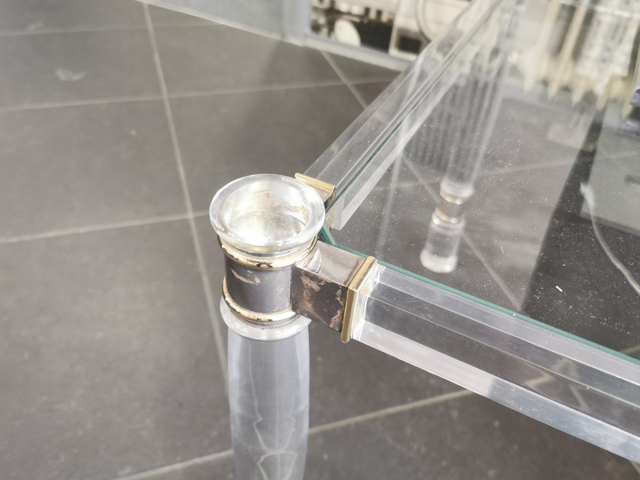 2 glazen bijzettafels