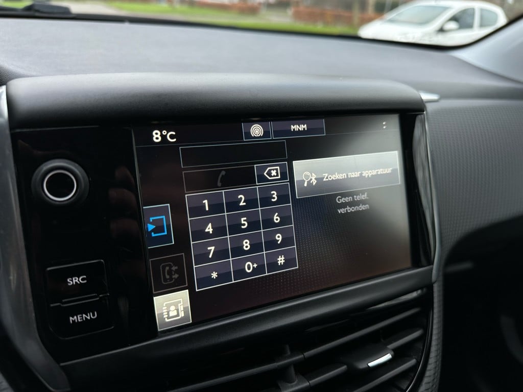 Peugeot 208 1.2t première // automaat //