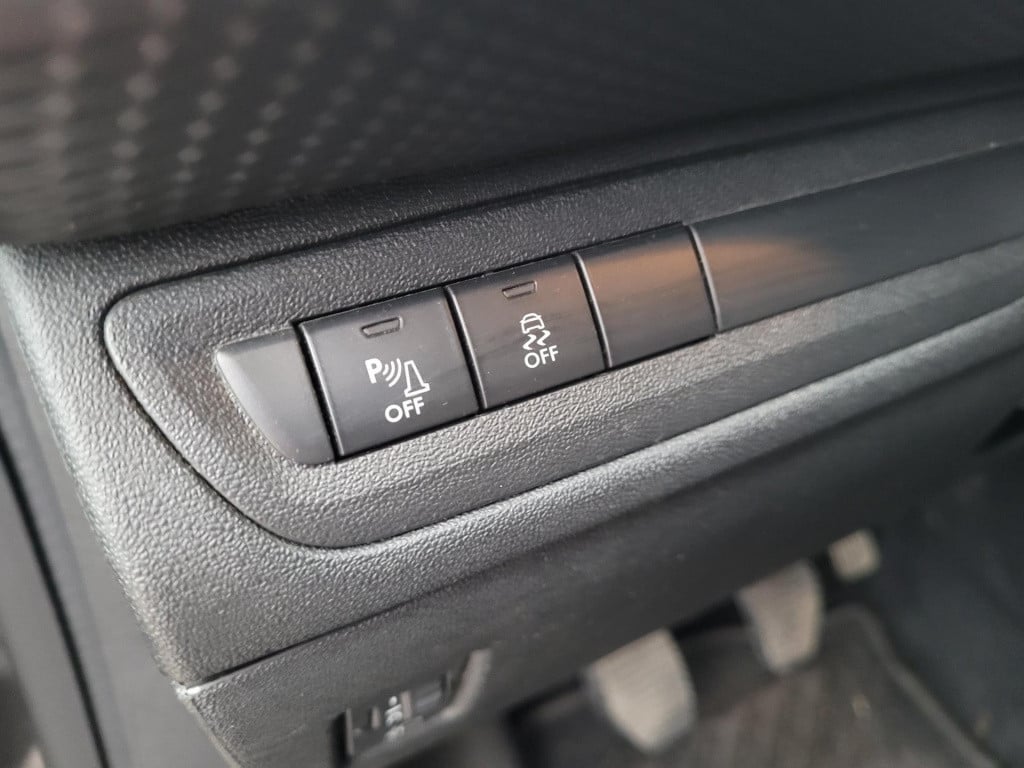 Peugeot 2008 1.2 puretech urban cross