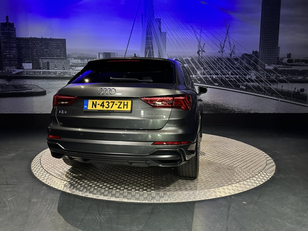 Audi Q3 35 tfsi s edition *pano*camera*trekhaak*