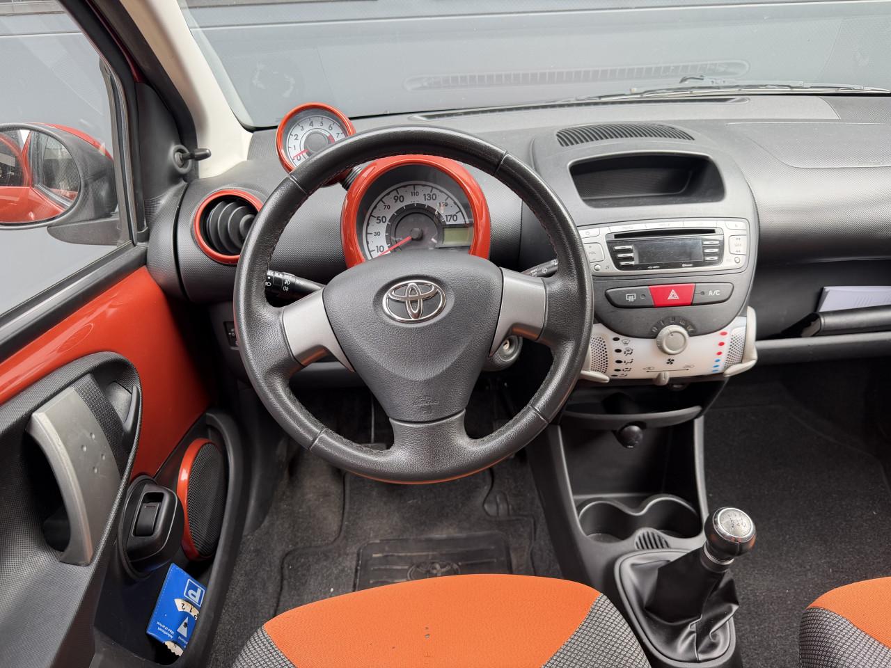 Toyota Aygo 1.0 12V Vvt-i 5DRS 2012 Dynamic Orange Airco Apk