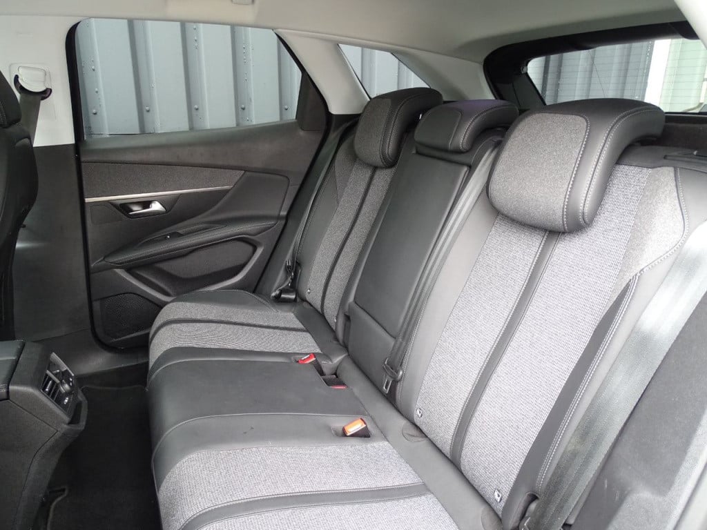 Peugeot 3008 1.2 puretech allure