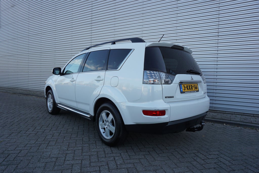 Mitsubishi Outlander 2.0 intro edition airco / navi / cruise / camera / lm 