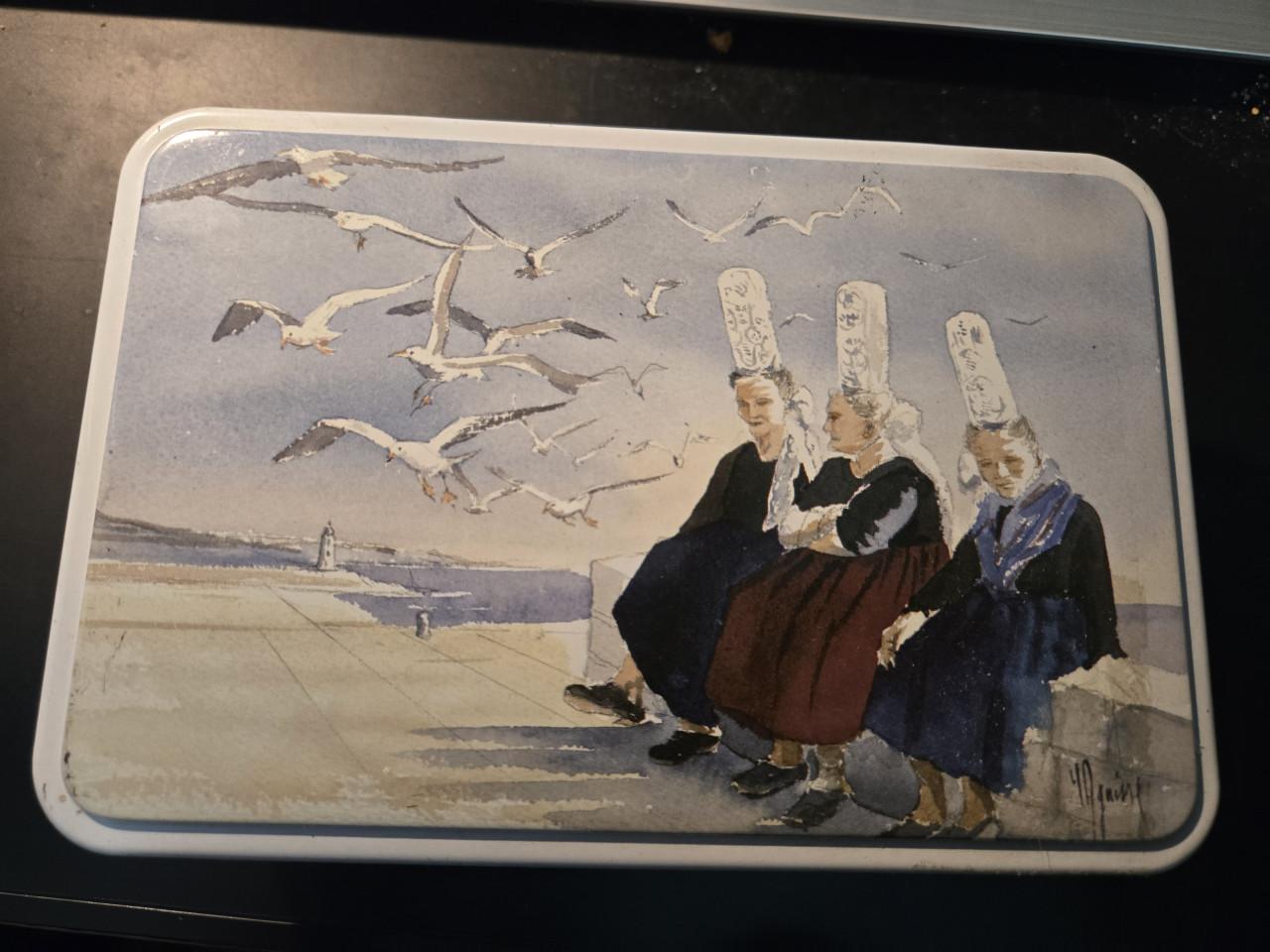 Vintage koektrommel van het merk Massilly,