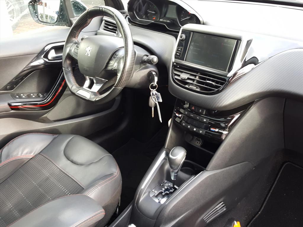 Peugeot 208 gt-line 1.2-110pk 5d vol-automaat(eat6) navigatie | trekhaak | 
