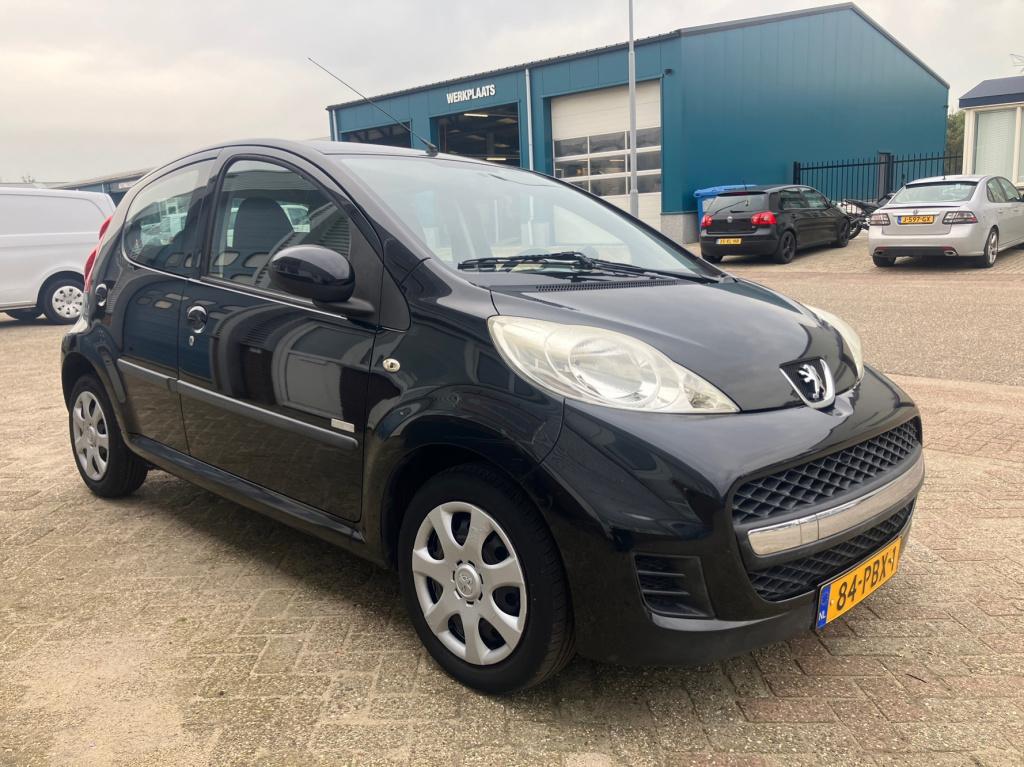 Peugeot 107 1.0-12v millesim 200 airco