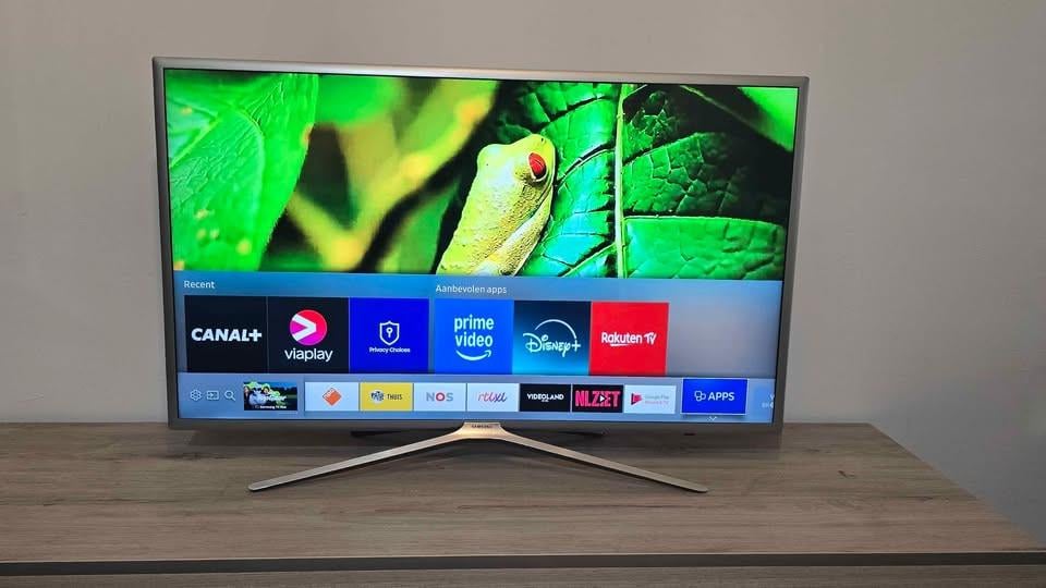 Samsung Full HD 40 inch 102cm Smart TV MET WIFI