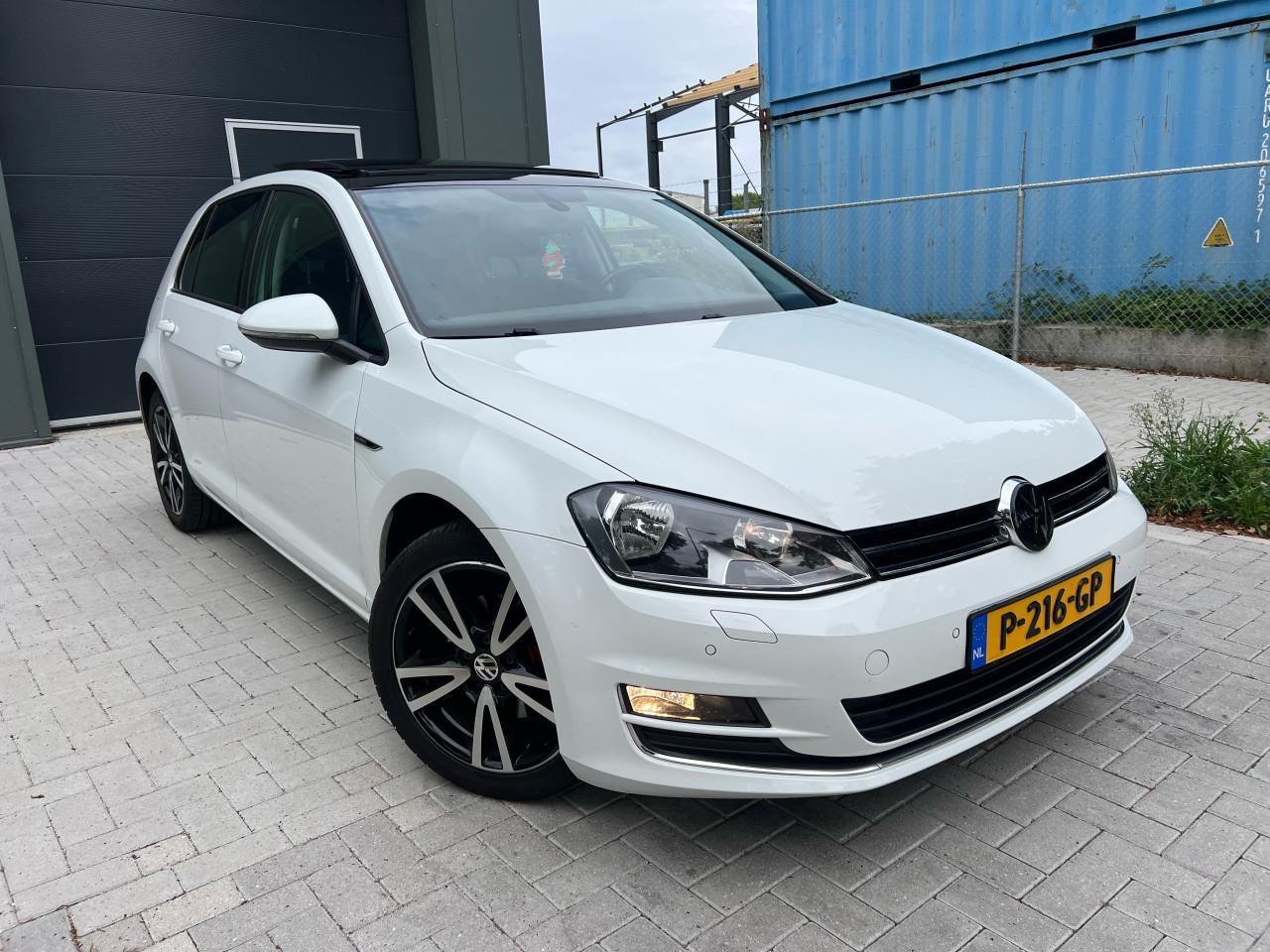 Volkswagen Golf 1.4TSI ACT Pano/PDC/Lounge
