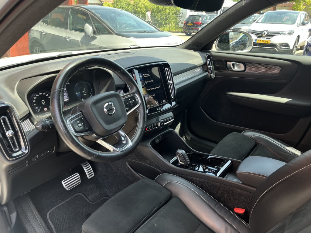 Volvo XC40 1.5 t5 recharge r-design | cruise | carplay | trekhaak | harman/
