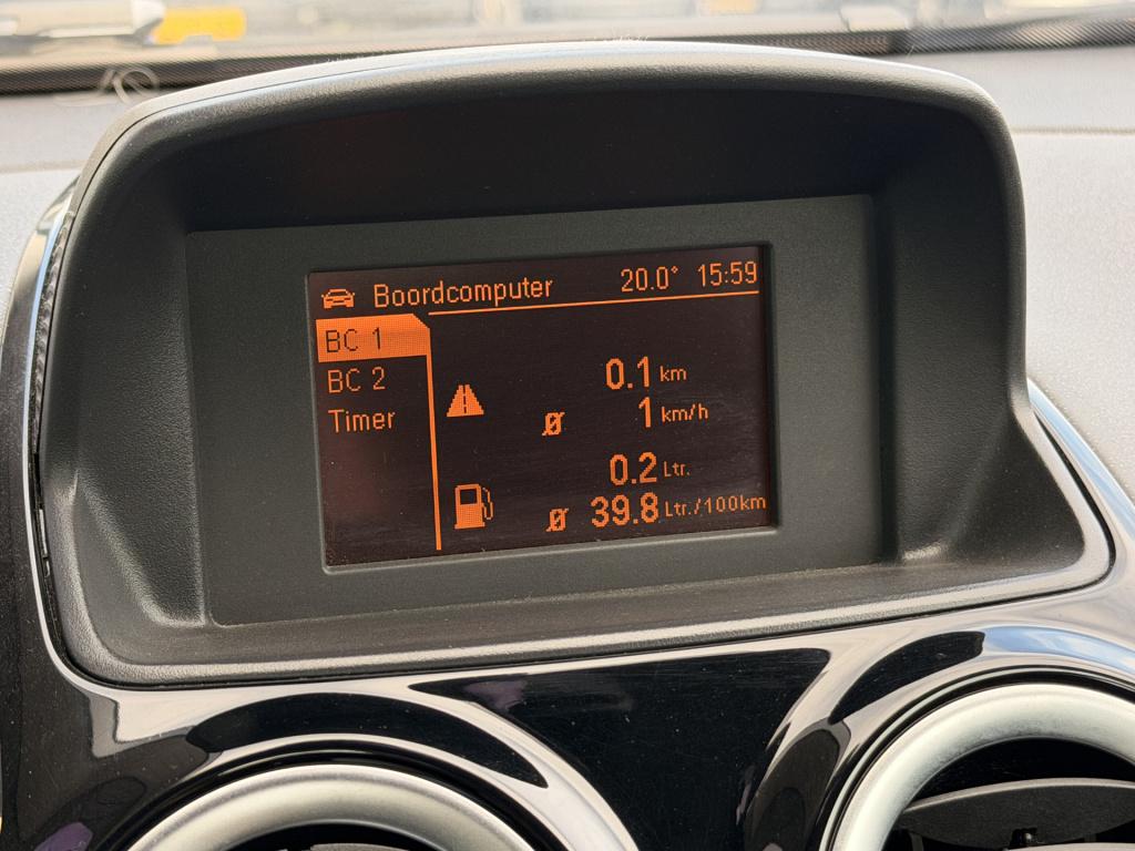 Opel Corsa 1.4-16v cosmo | radio | climate control | half leder |