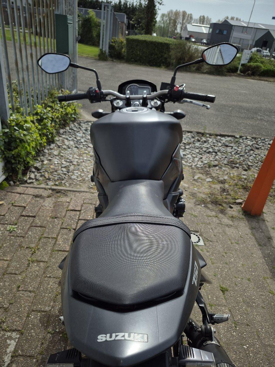 Suzuki GSR750 uit 2016, stoere naked bike