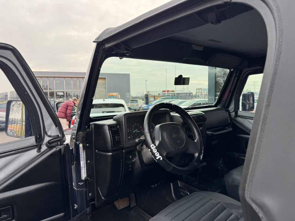 Jeep Wrangler 2.5i softtop + hardtop