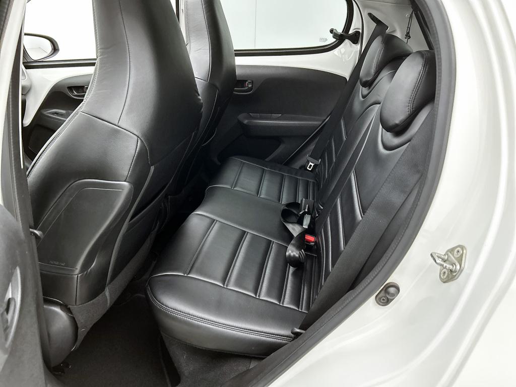 Peugeot 108 72 pk active top! cabrio | rijklaar | lederen bekleding | airco