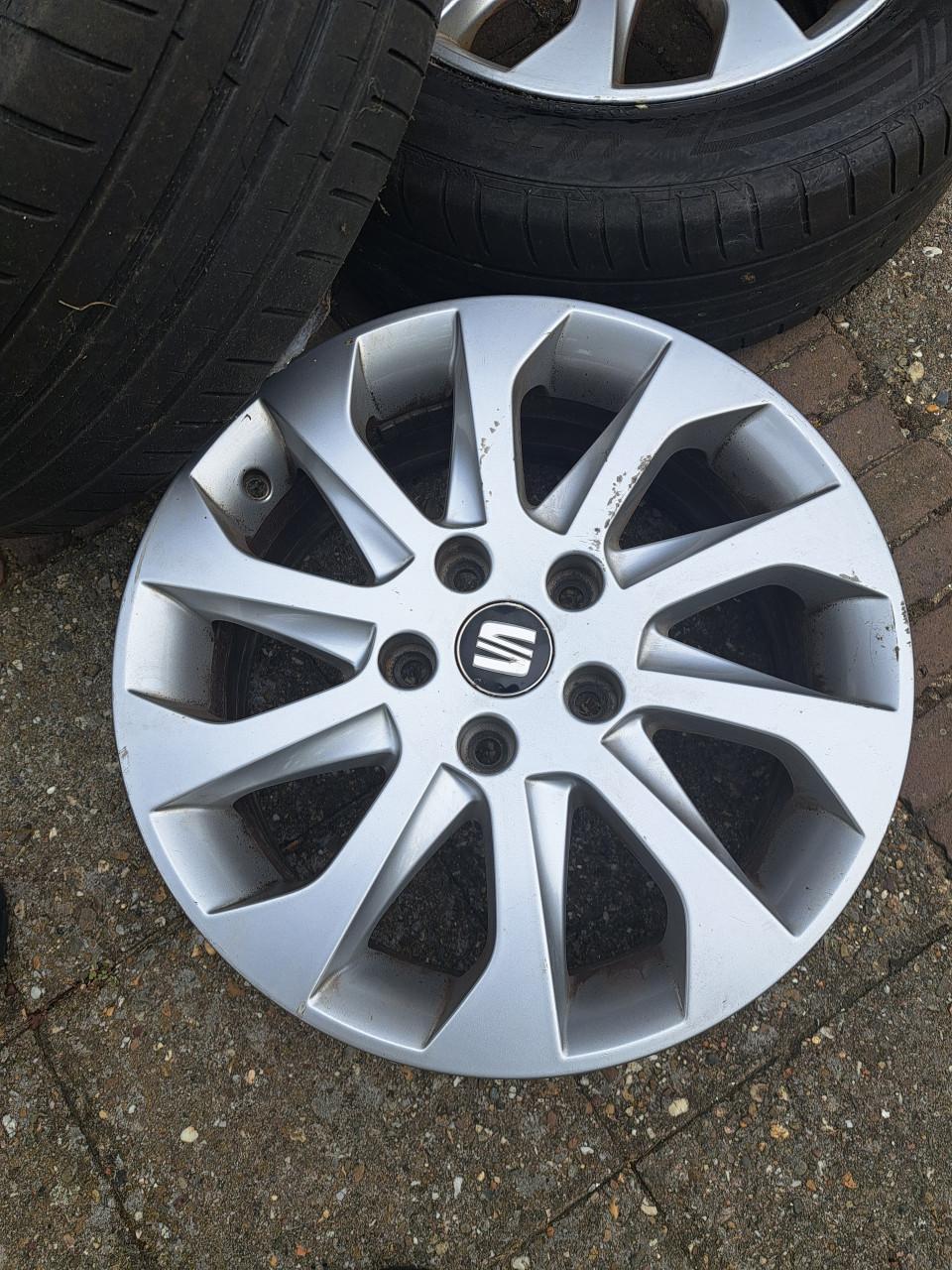 Seat lichtmetalen velgen 3x t.e.a.b.