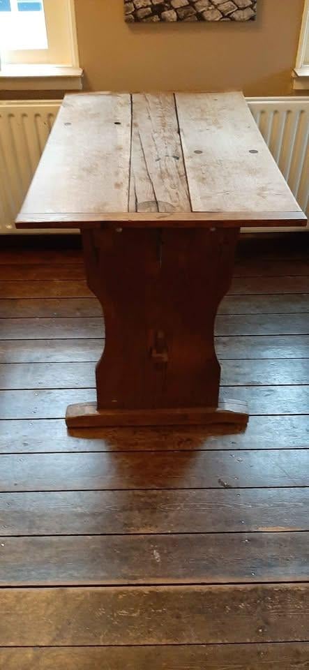 Gratis af te halen houten tafel