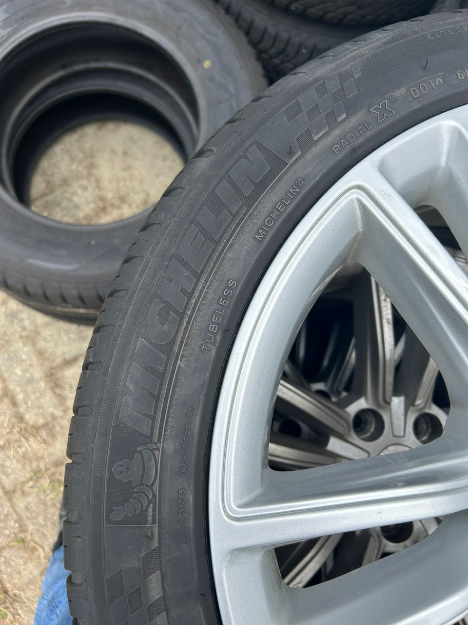 TESLA ALUMIUM 19 INCH VELGEN MET MICHELIN PILOTSPORT3 BANDEN