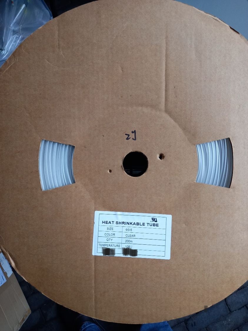 Heb nog wat krimpkous in verschillende maten en kleuren.
