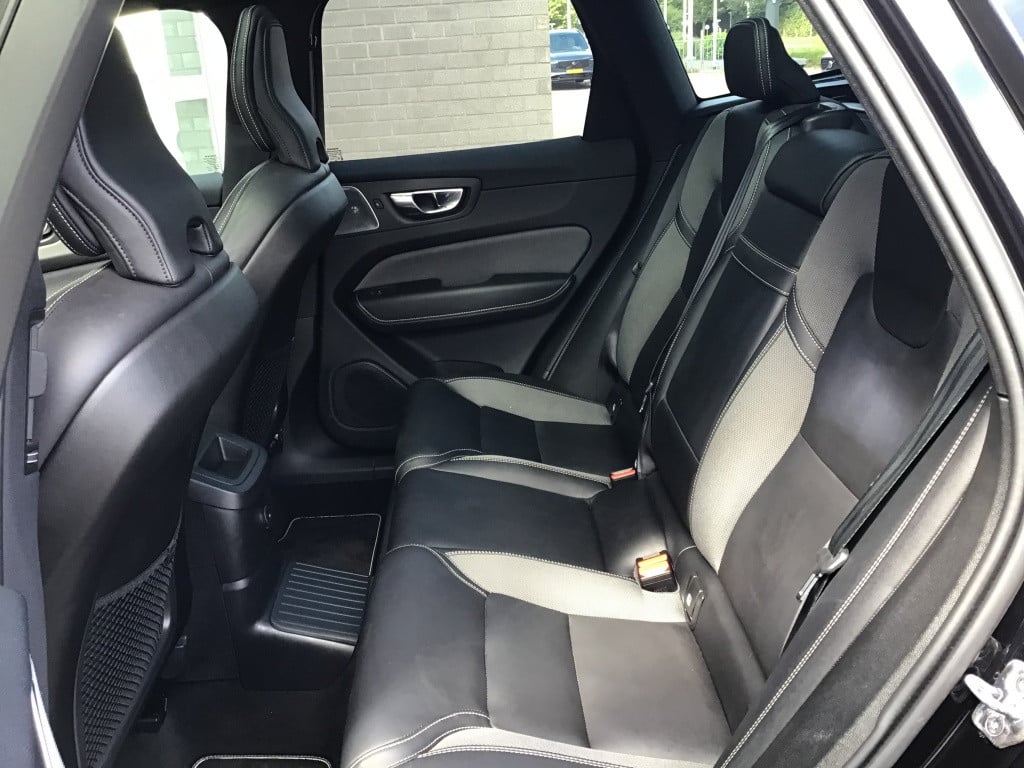 Volvo XC60 t8 390pk recharge r-design| adap.cruise| b&w sound| panodaktrekh