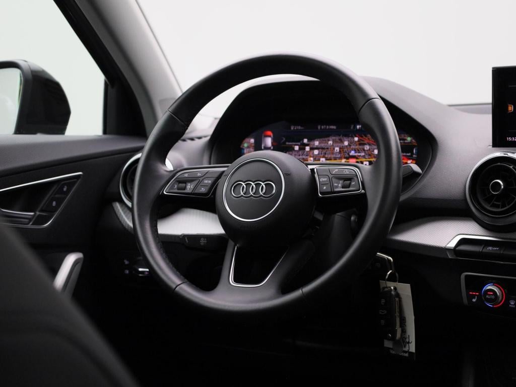 Audi Q2 35 tfsi pro line | panoramadak | stoelverwarming | leder | camera |