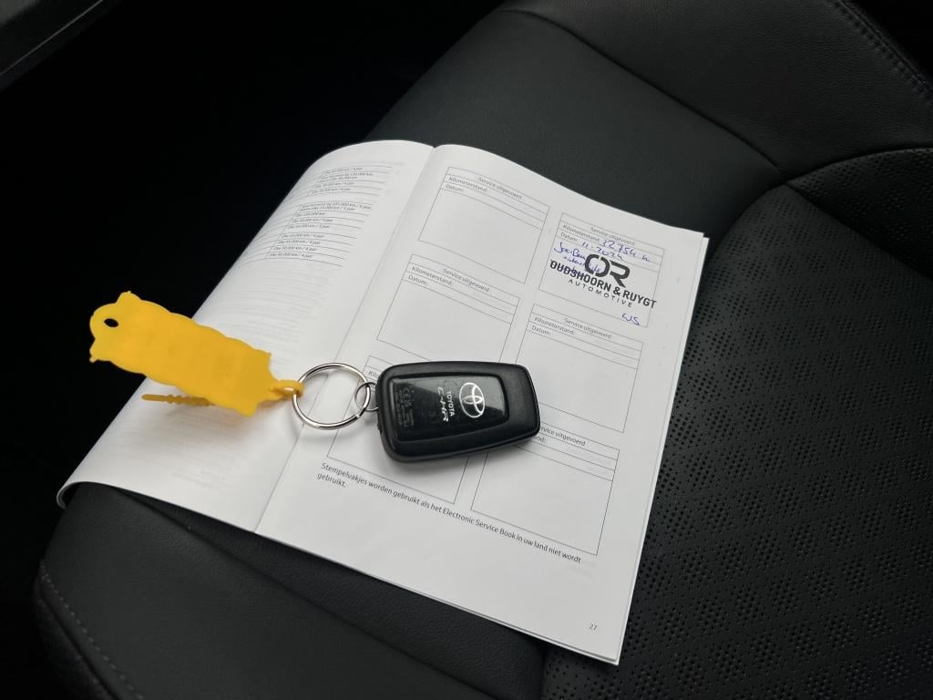Toyota C-hr 2.0 hybrid executive