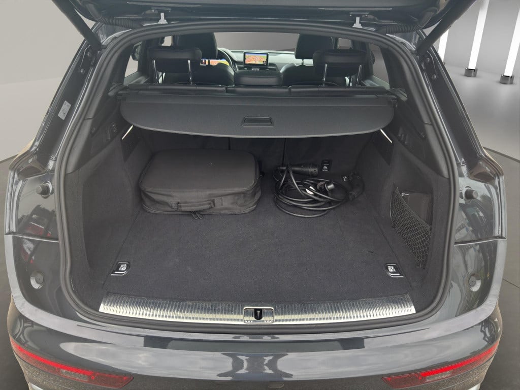 Audi Q5 55 tfsi e quattro competition s-line | luchtvering | head-up | 20"|
