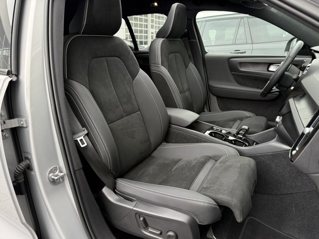 Volvo XC40 t5 262pk recharge ultimate dark