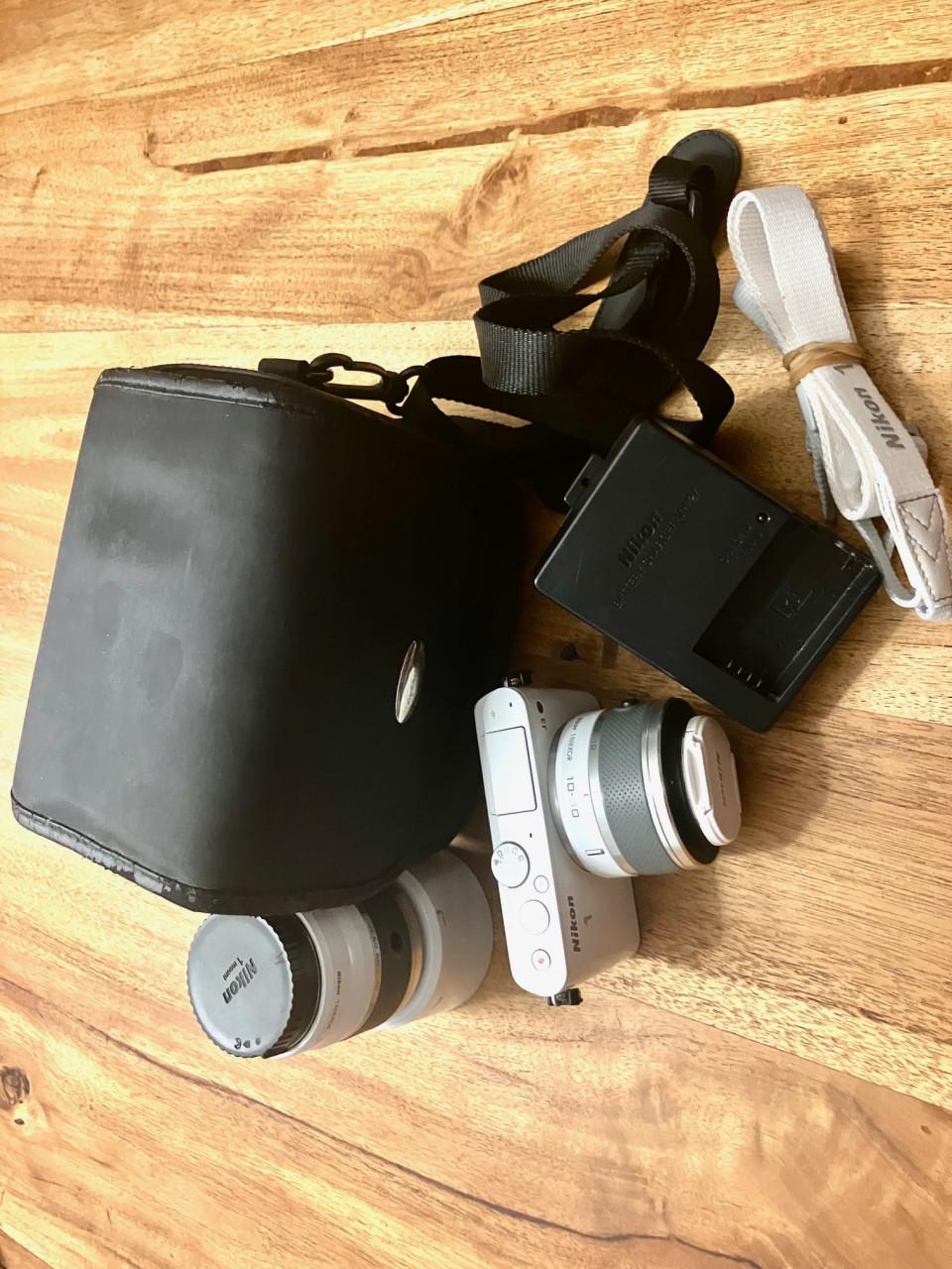 Nikon 1 J3 systeemcamera, complete set met twee lenzen