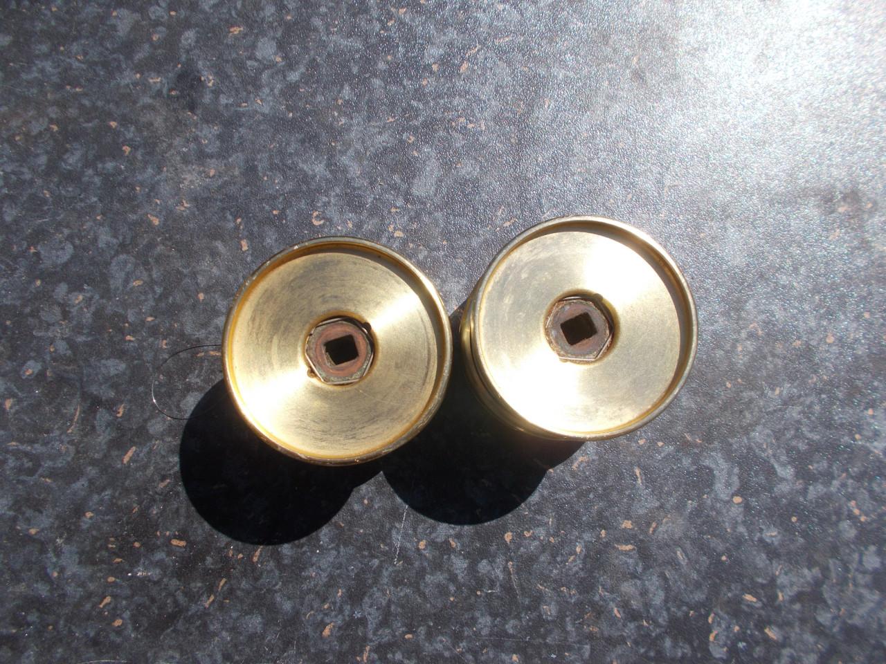 DAIWA BG90  twee reservespoelen , gevuld met gevlochten lijn