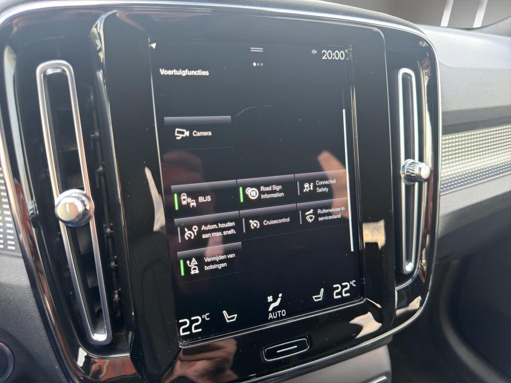 Volvo XC40 1.5 t4 recharge r-design h&k camera acc blis