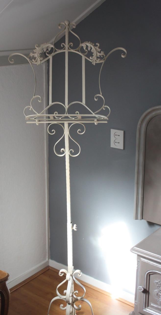 Menu restaurantstandaard - boek- en menustandaard in art-decostijl