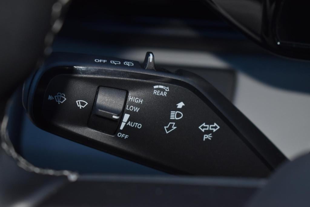 Ford Explorer premium extended range rwd 77 kwh | panoramadak | climate con