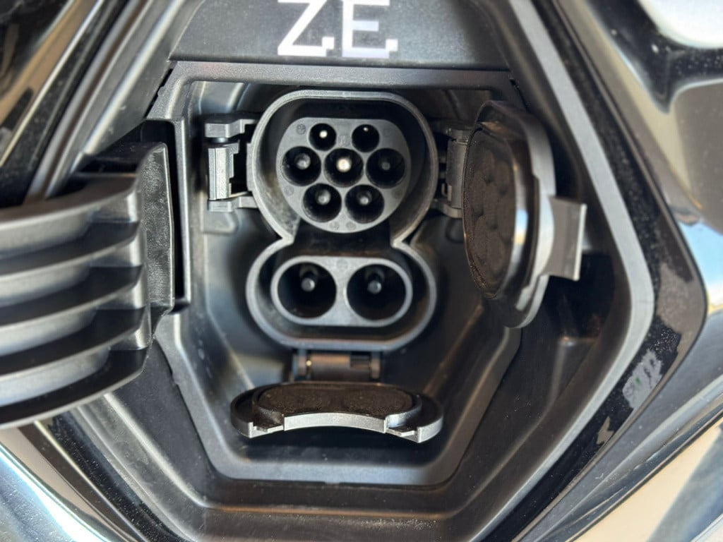 Renault Zoe r135 intens 52 kwh (koopaccu / ccs)