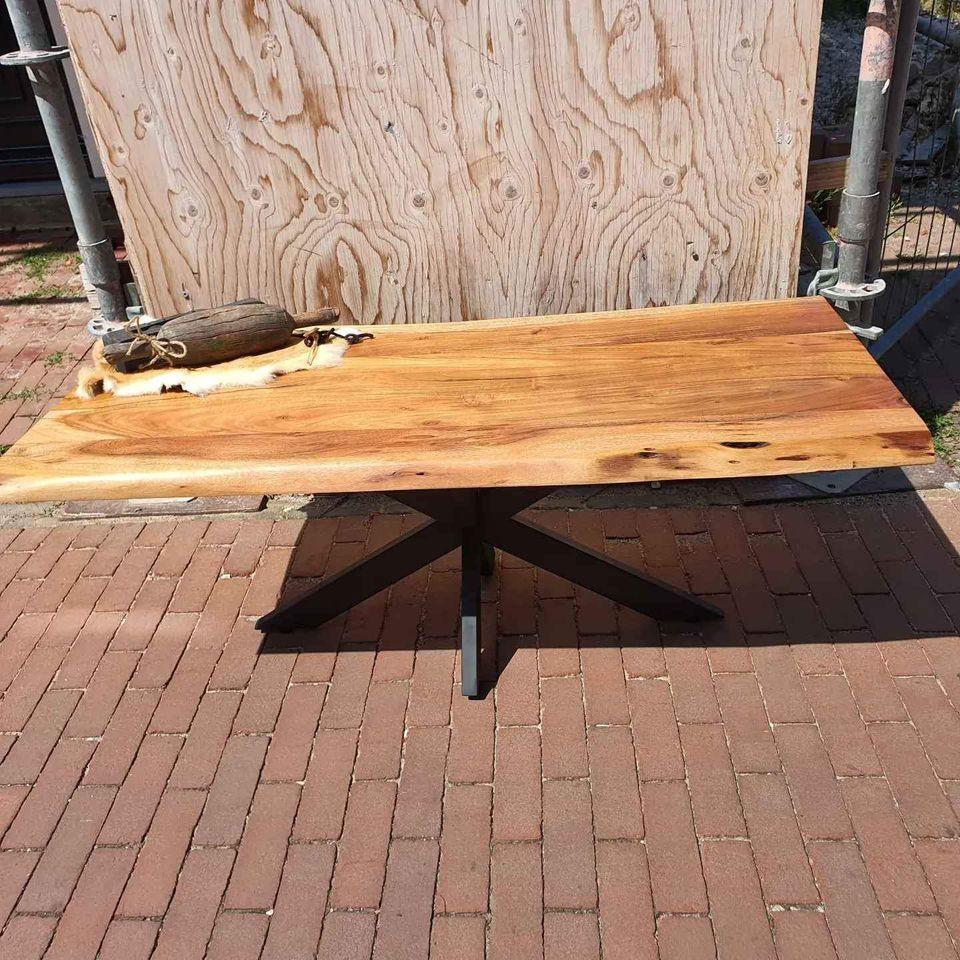 DECORATIE BANKEN VERLICHTING TAFELS, 3Z FACTORY HEEFT HEEL VEEL VOOR