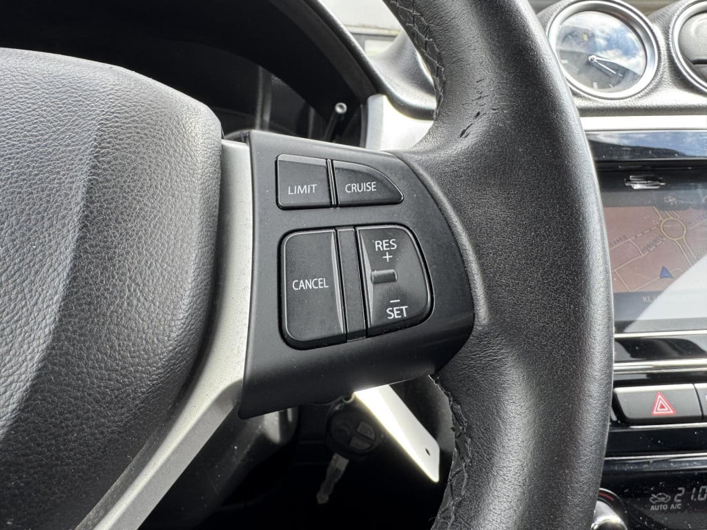 Suzuki Vitara 1.6 exclusive | trekhaak afneembaar | navigatie | camera | st