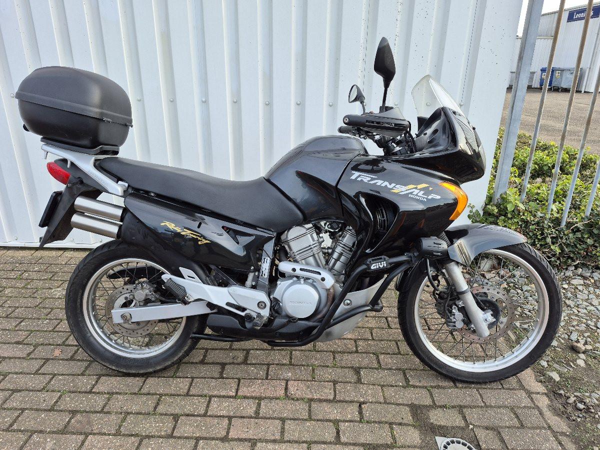 Honda Transalp XL650V uit 2001