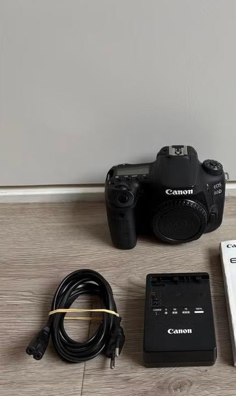 🔥🔥🔥Canon EOS 90D Body zgan🔥🔥🔥