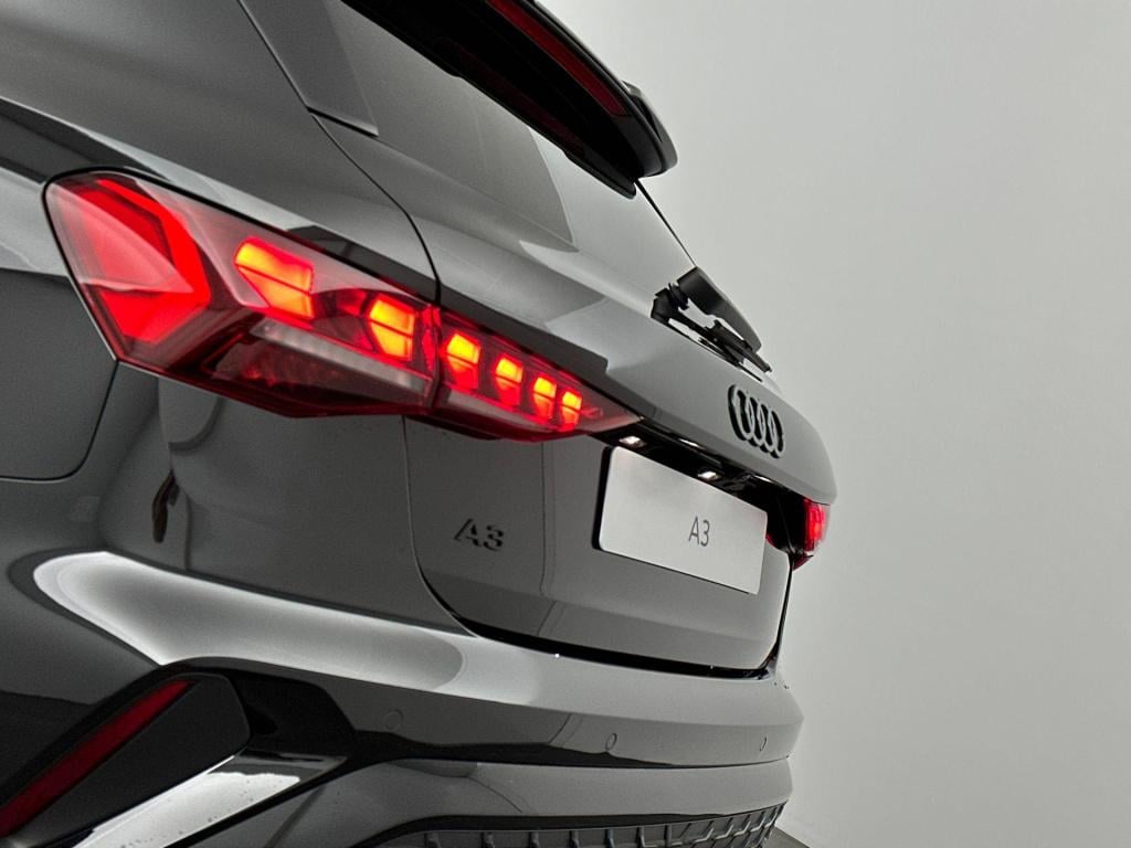 Audi A3 sportback s edition competition 45 tfsi e 200 kw / 272 pk sp