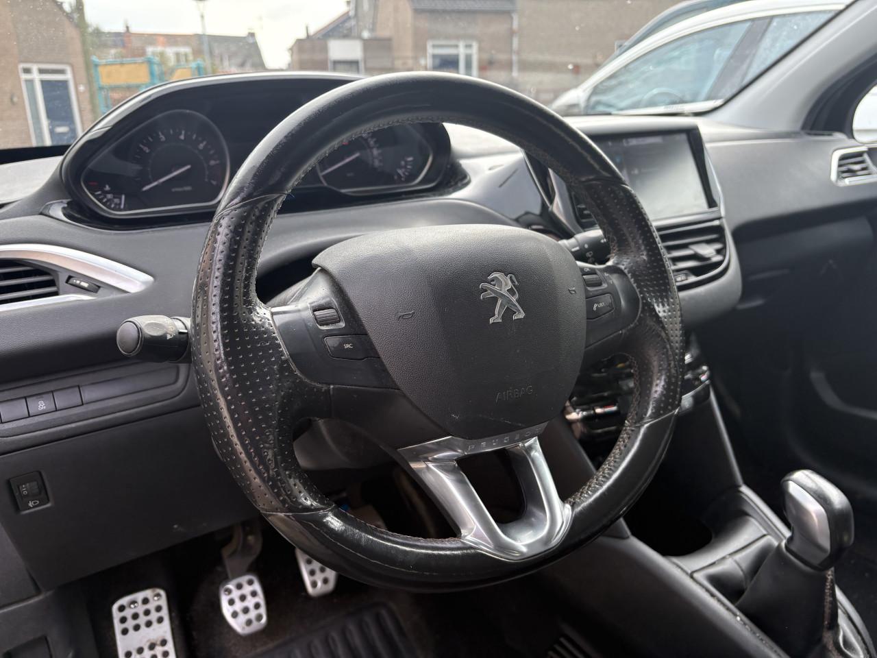 Peugeot 208 1.4 VTI 70KW/95PK 3-D 2012 Beige