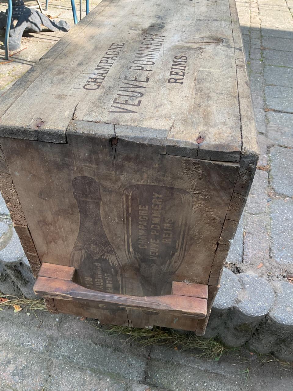 Antieke kist Pommery Reims