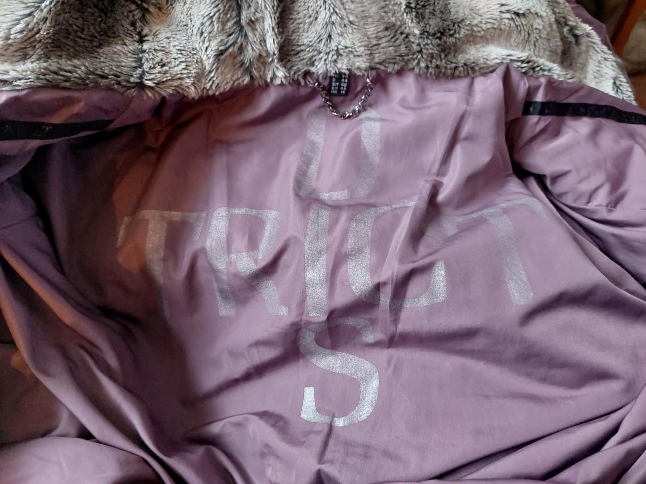 Nieuwe paarse District dames winterjack mt 44