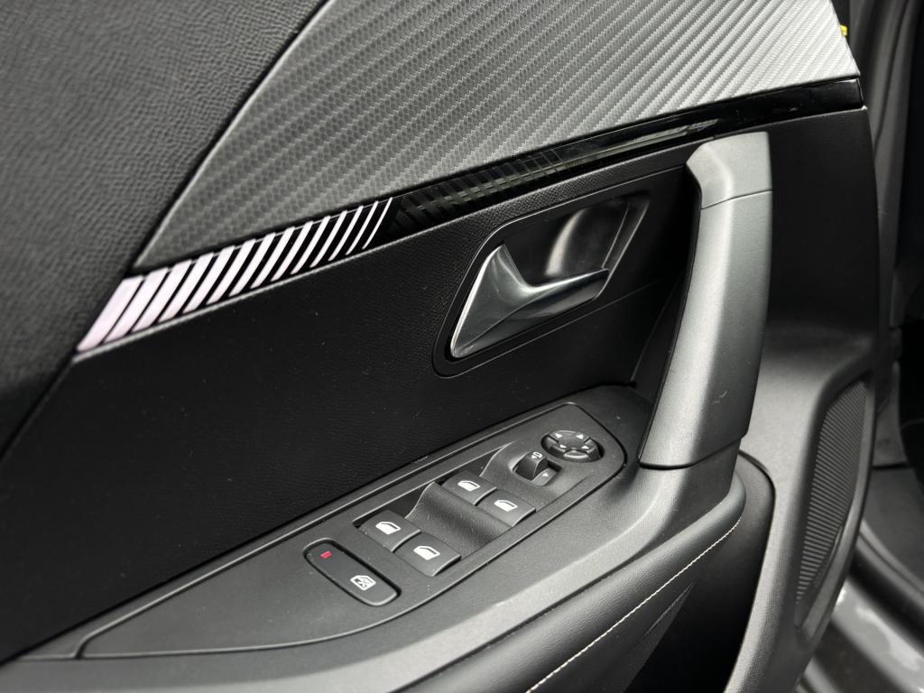 Peugeot 2008 automaat 1.2 puretech 130 allure