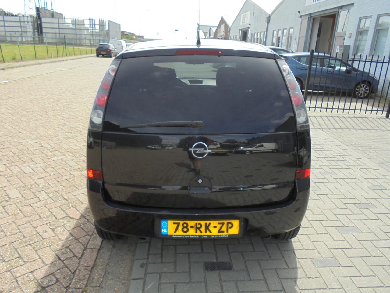 Meriva 1.6-16V ruime auto in redelijke staat vol jaar APK bij aflevering